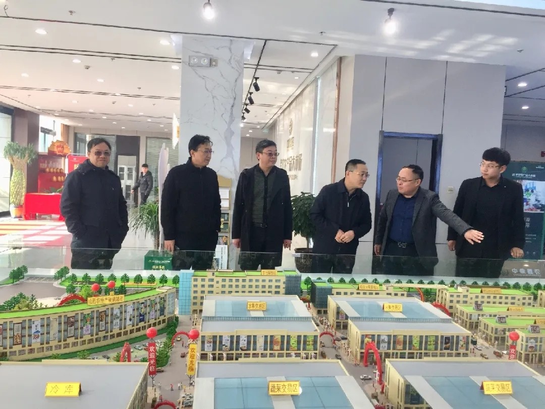 孝義市發(fā)改局主要領(lǐng)導(dǎo)一行蒞臨孝義農(nóng)產(chǎn)品大市場調(diào)研指導(dǎo)